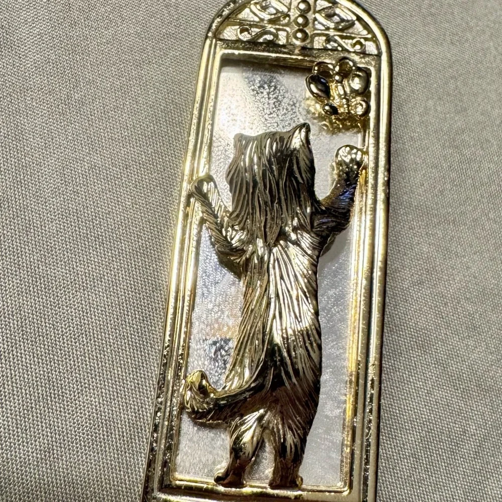 Adorable Vintage AJC cat & mirror brooch